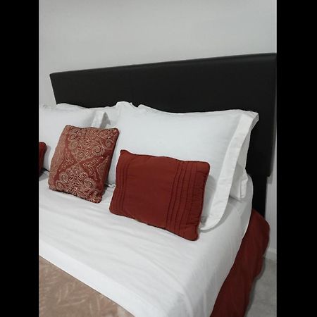"Cozy Basement Retreat Just 40 Minutes To Nyc!" Apartment Irvington Luaran gambar