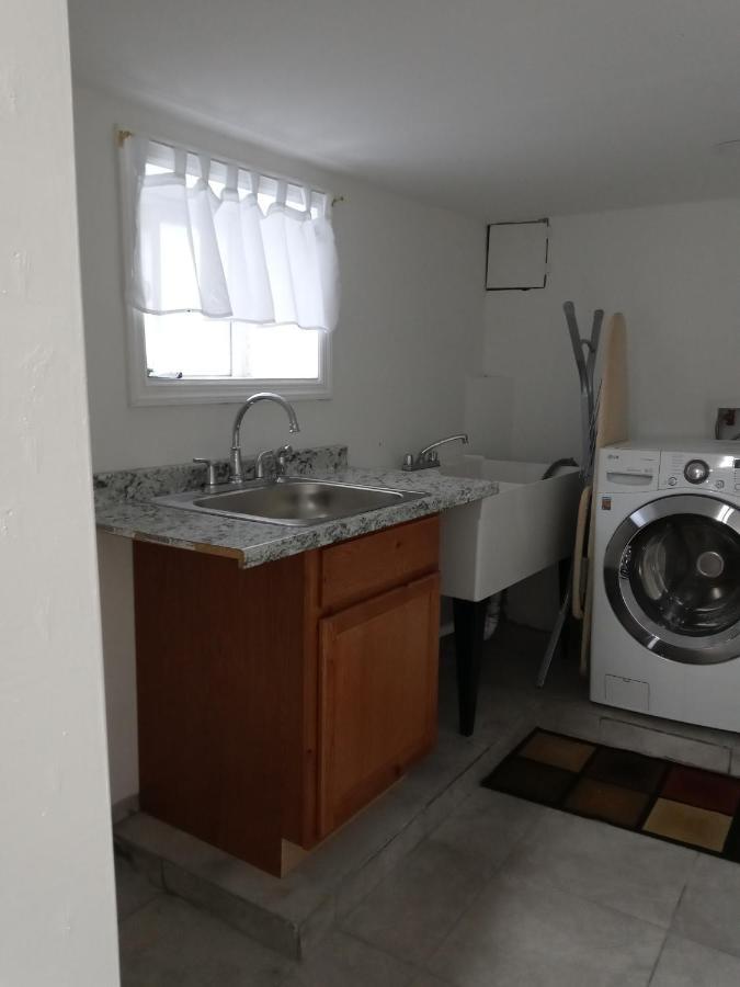 "Cozy Basement Retreat Just 40 Minutes To Nyc!" Apartment Irvington Luaran gambar