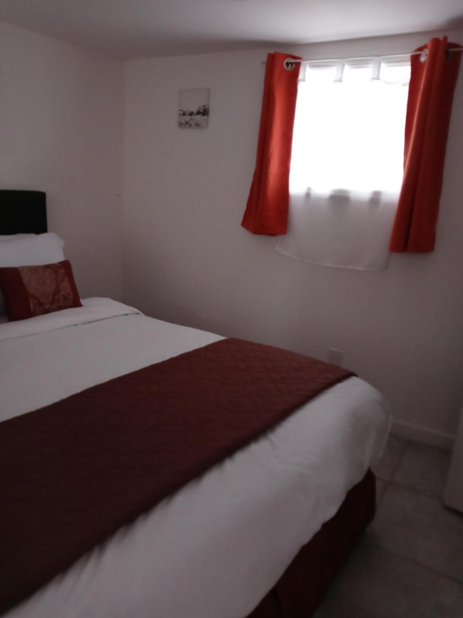 "Cozy Basement Retreat Just 40 Minutes To Nyc!" Apartment Irvington Luaran gambar