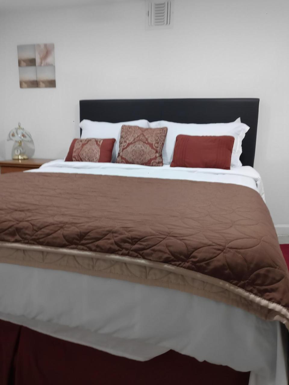 "Cozy Basement Retreat Just 40 Minutes To Nyc!" Apartment Irvington Luaran gambar